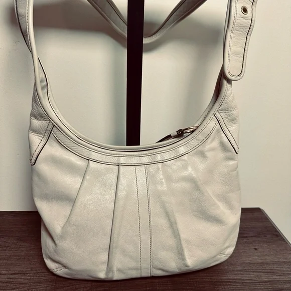 Coach Leather Shoulder Bag and wallet - Picture 9 of 16